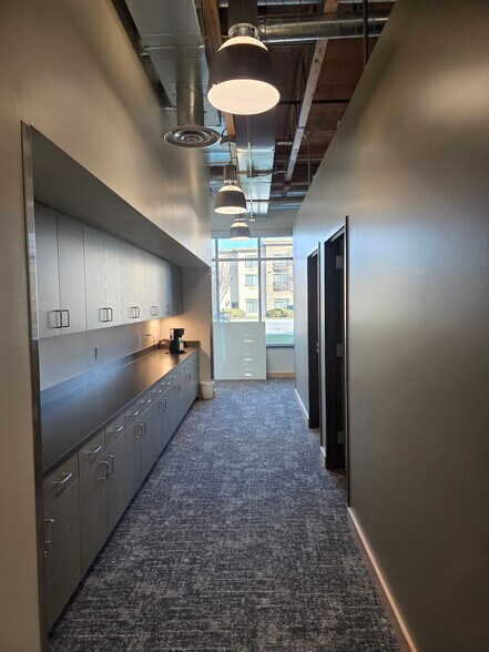 More Photos Of 2713 N 20th Ave, Pasco Office For Lease