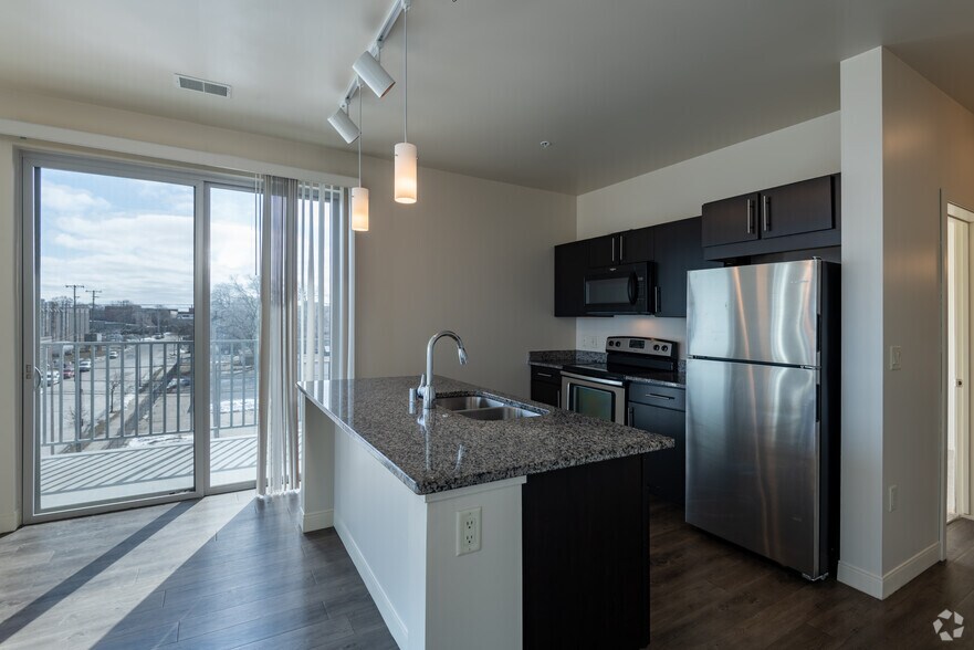 More Photos Of 1320 S 1st St, Milwaukee Apartments For Lease