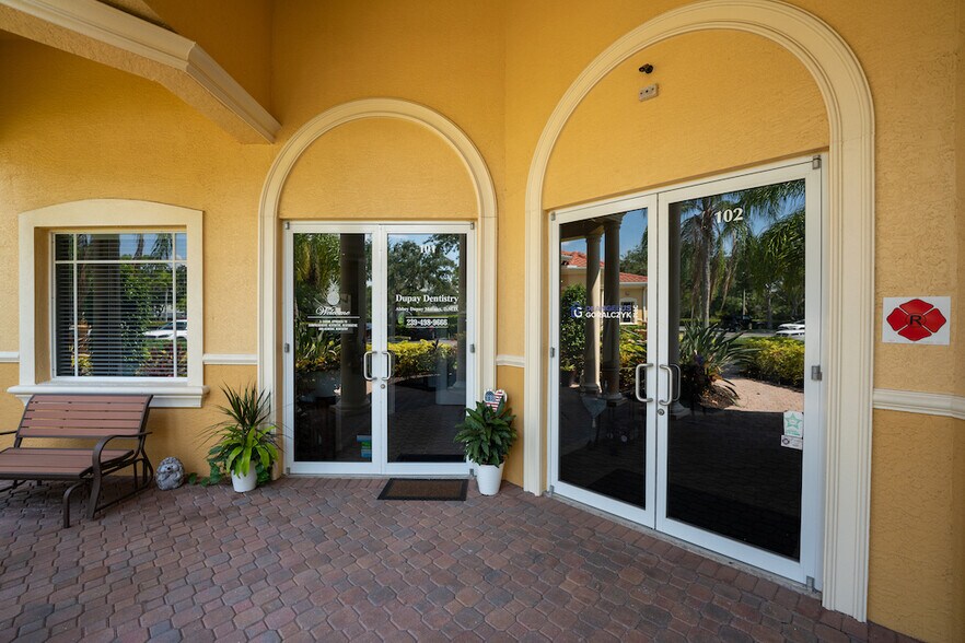 More Photos Of 3376 Woods Edge Cir, Bonita Springs Medical For Lease