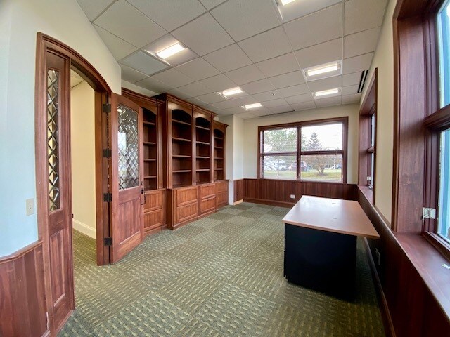 More Photos Of 545 Willowbrook Centre Pky, Willowbrook Warehouse For Lease