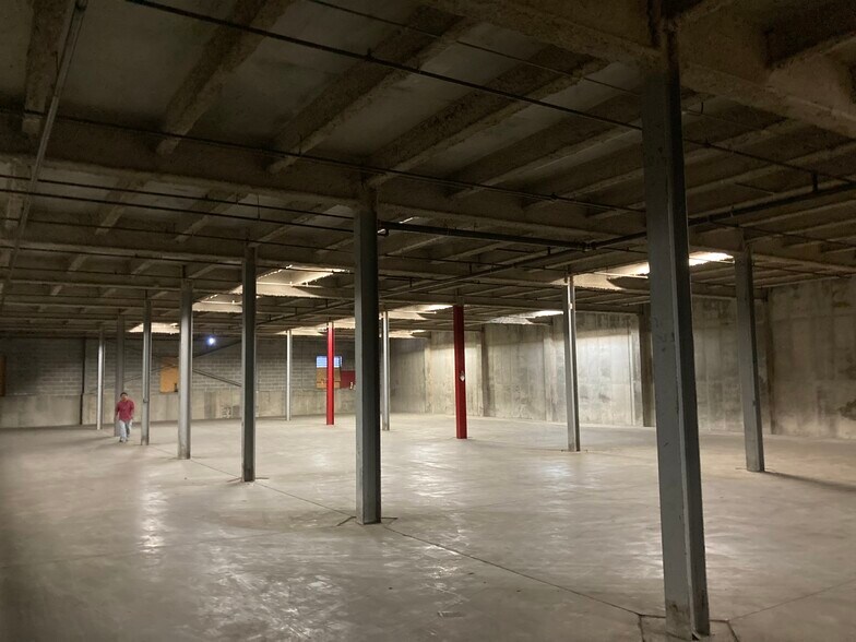 More Photos Of 803 N Oakland St, Gastonia Manufacturing For Lease