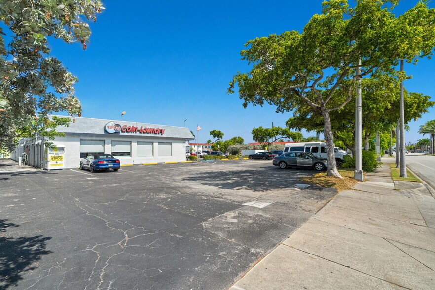 More Photos Of 265 S Federal Hwy, Dania Beach Storefront For Sale