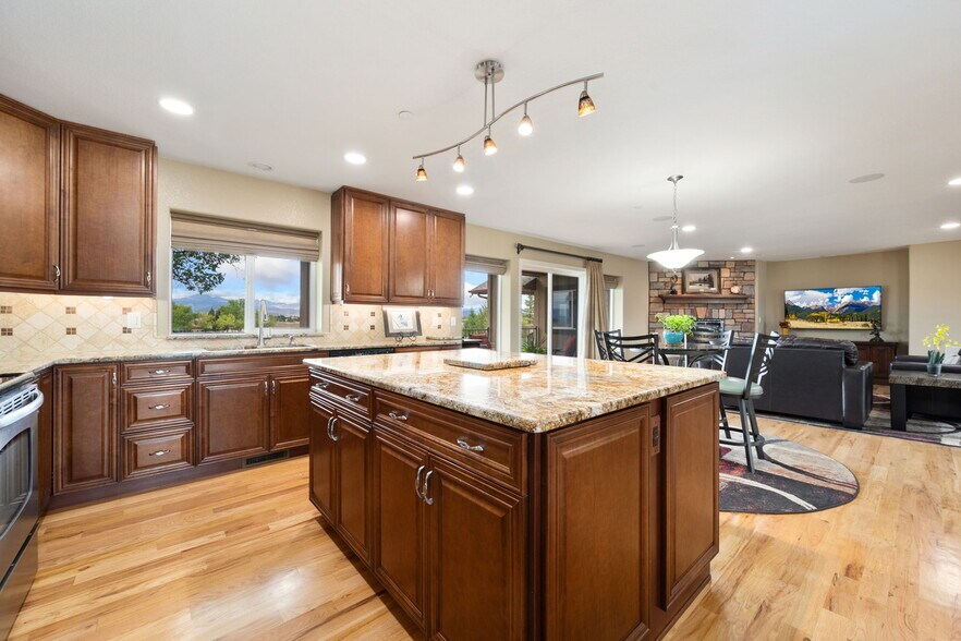 More Photos Of 13299 E County Line Rd, Longmont Flex For Sale