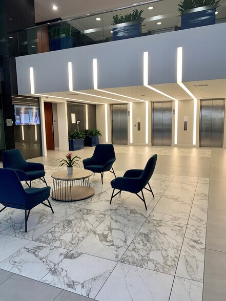 More Photos Of 14800 Landmark Blvd, Dallas Office For Lease
