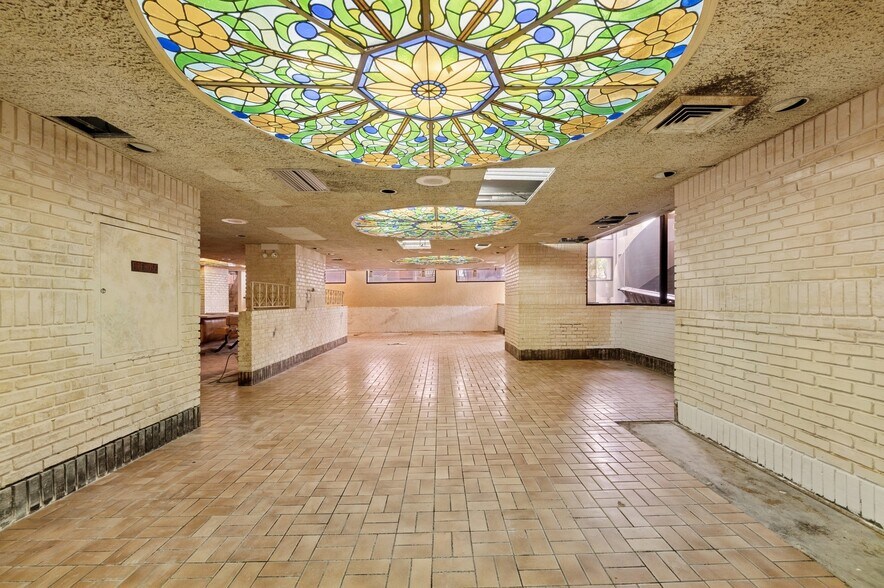 More Photos Of 2020 N Lincoln Park West, Chicago Apartments For Sale