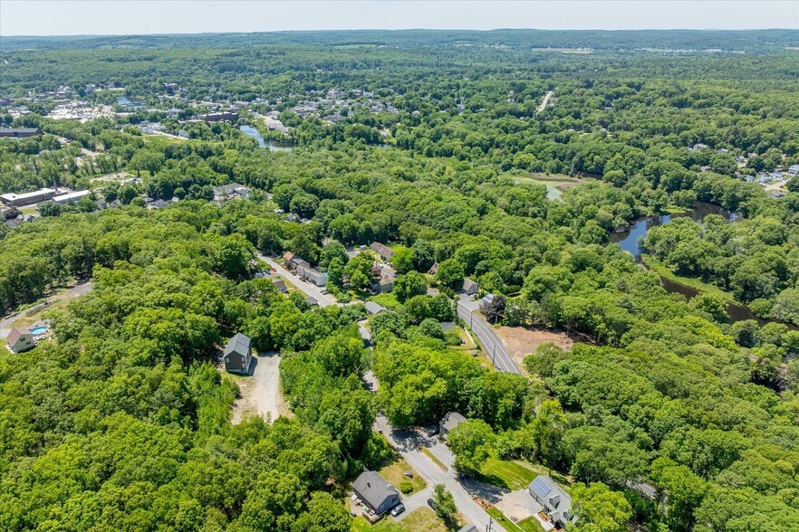 More Photos Of 115 Groveland Ave, Putnam Apartments For Sale