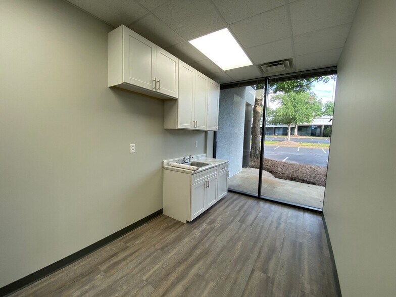 More Photos Of 3100 Breckinridge Blvd, Duluth Unknown For Lease