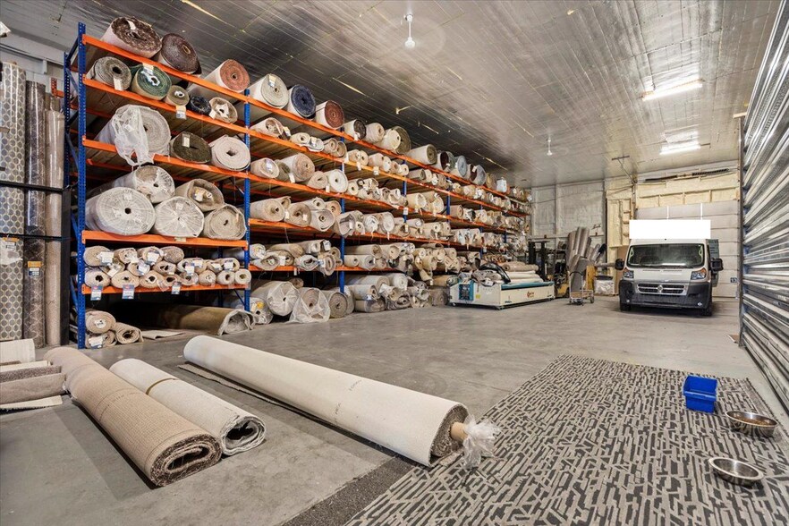 More Photos Of 0000 Orchard Lake, Pontiac Light Manufacturing For Lease