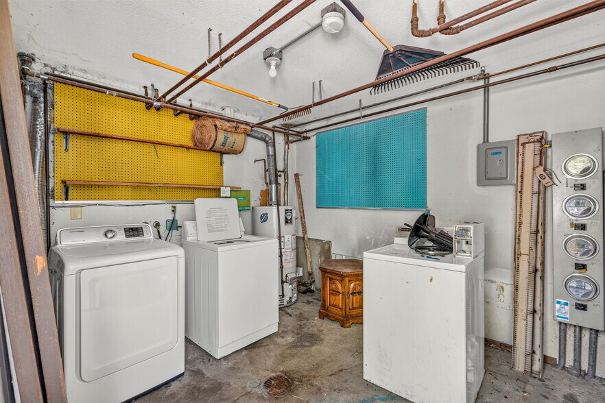 More Photos Of 875-885 25th St, Lincoln Apartments For Sale