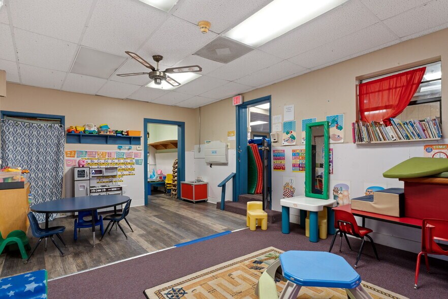 More Photos Of 639 NE 1st St, Crystal River Daycare Center For Sale
