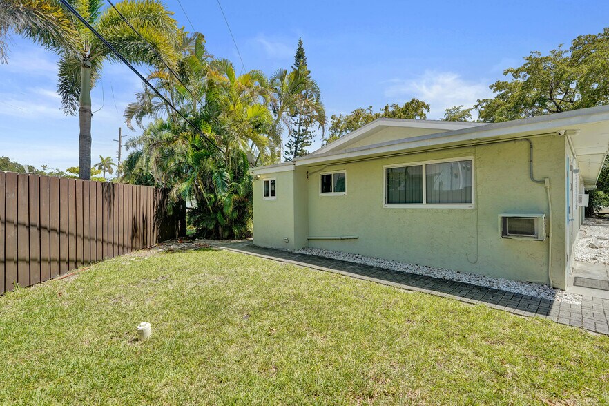 More Photos Of 1100 NE 18th Ct, Fort Lauderdale Apartments For Sale