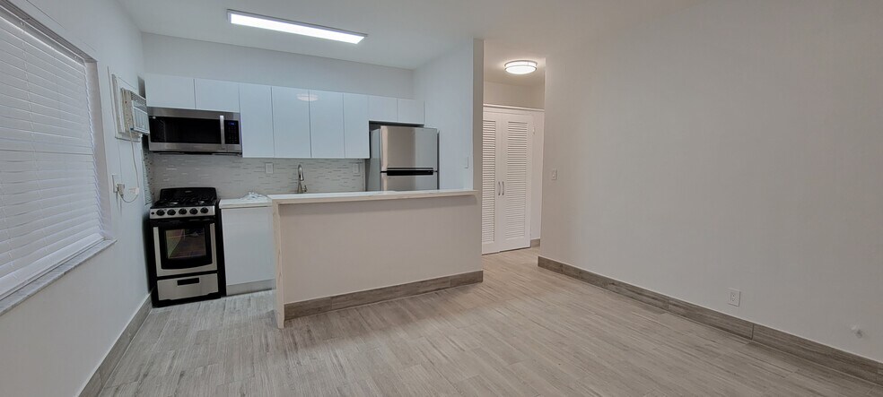 More Photos Of 1723 Liberty St, Hollywood Apartments For Sale