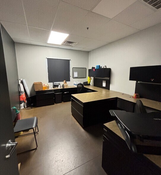 More Photos Of 5809 Toyota Ave, Fresno Warehouse For Sale
