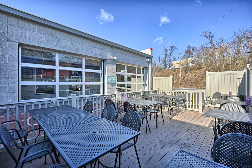 More Photos Of 589 Salem Rd, Etters Restaurant For Lease