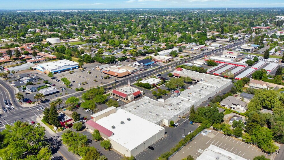 More Photos Of 6400 Fair Oaks Blvd, Carmichael Restaurant For Sale