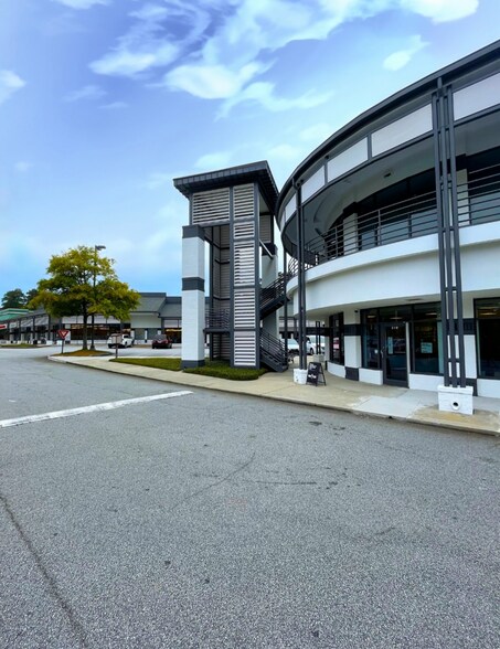 More Photos Of 310-380 Commerce Dr, Peachtree City Unknown For Lease