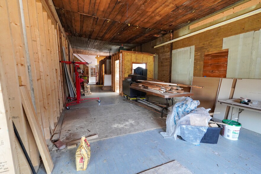 More Photos Of 740 McComb Ave, Rib Lake Freestanding For Sale