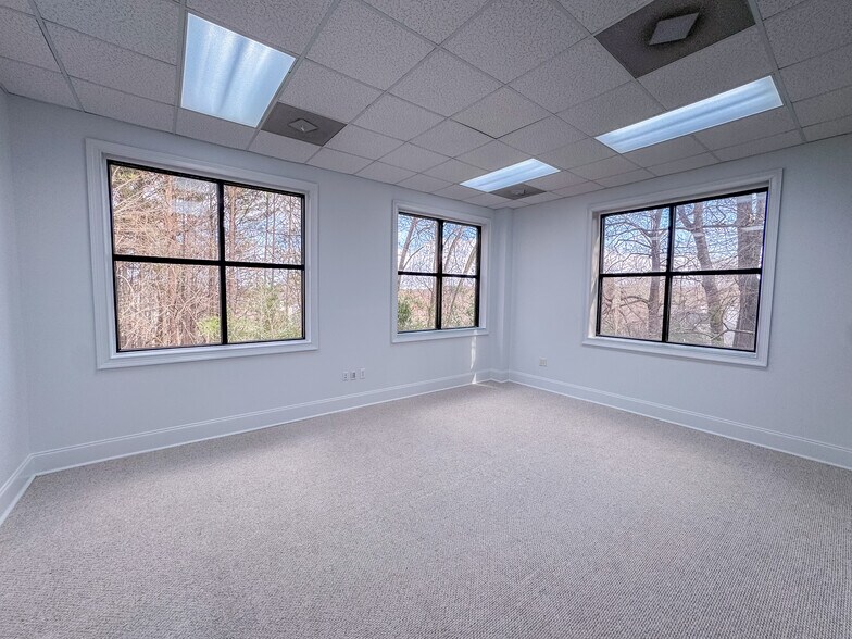 More Photos Of 800 Langford Dr, Norcross Light Distribution For Lease