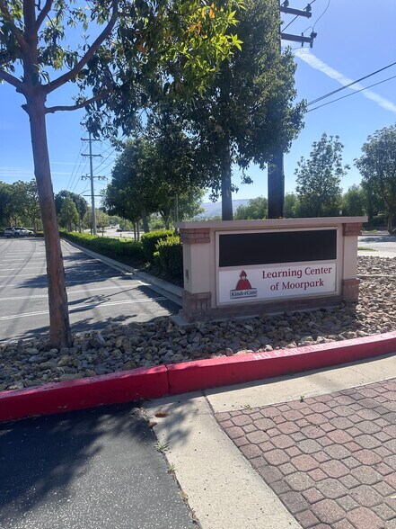 More Photos Of 3941 Spring Rd, Moorpark Storefront Retail Office For Lease