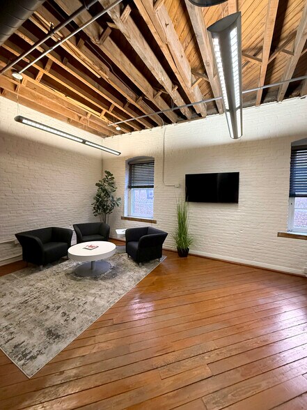 More Photos Of 415 N Prince St, Lancaster Office For Lease