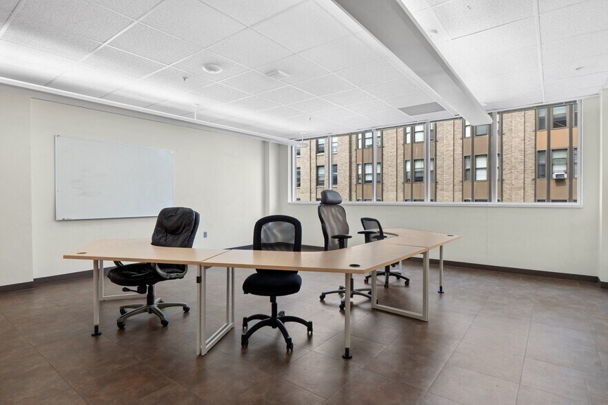 More Photos Of 1100 Market St, Chattanooga Office For Sale