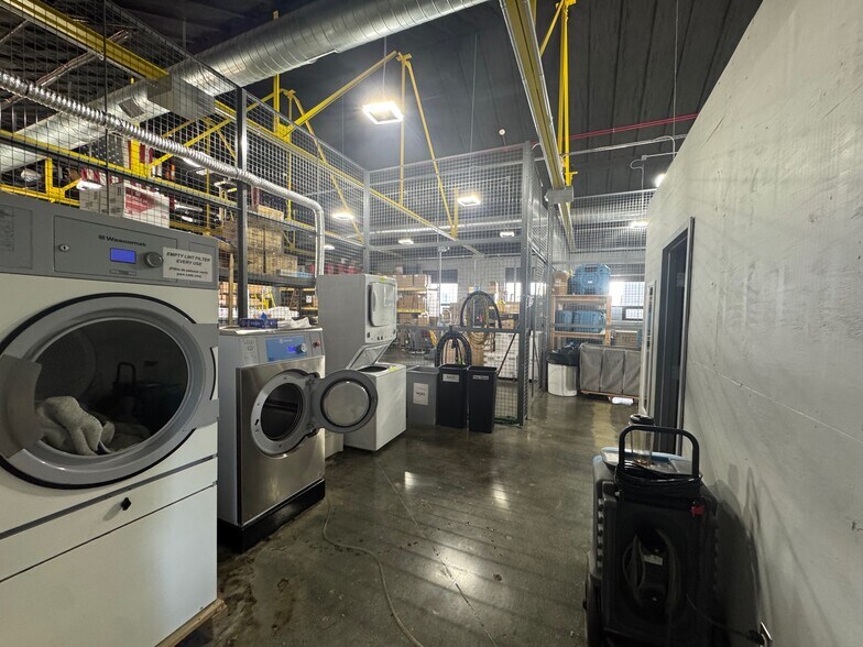 More Photos Of 817 Moody St, Waltham Medical For Lease