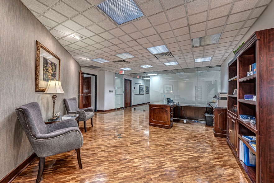 More Photos Of 3800 N May Ave, Oklahoma City Office For Sale