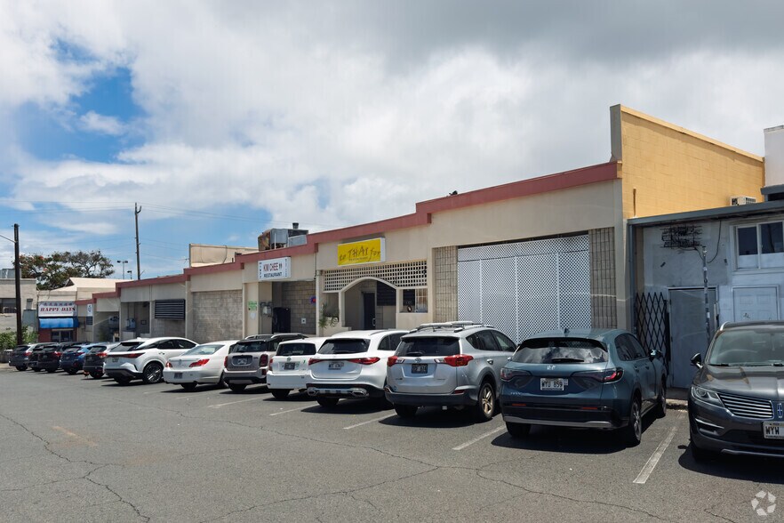 More Photos Of 3571 Waialae Ave, Honolulu Storefront Retail Office For Lease