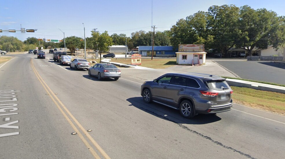 More Photos Of 99 Tx-150-loop, Bastrop Freestanding For Sale