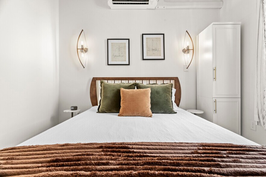 More Photos Of 782 Water St, Biloxi Office For Sale