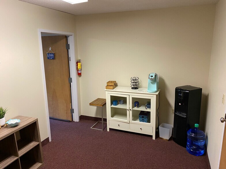 More Photos Of 222 Mckee St, Manchester Office For Lease