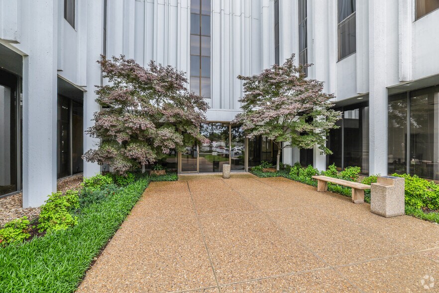 More Photos Of 5416 S Yale Ave, Tulsa Office For Lease