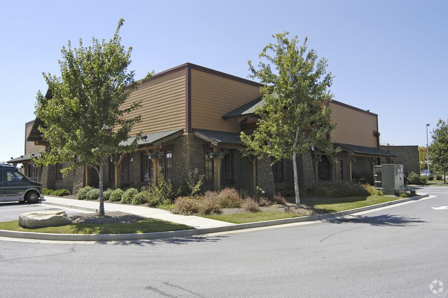 More Photos Of 2930 Stonecrest Cir, Lithonia Restaurant For Lease