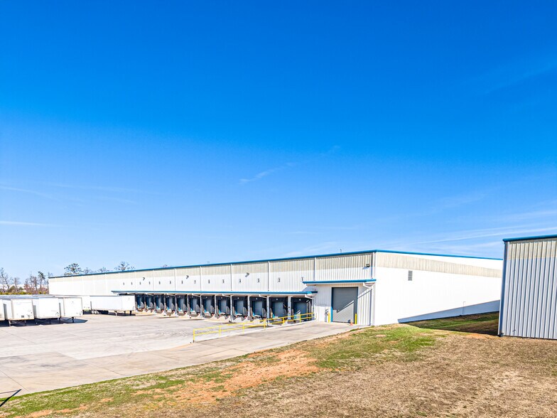 More Photos Of 103 Enterprise Dr SW, Calhoun Warehouse For Lease