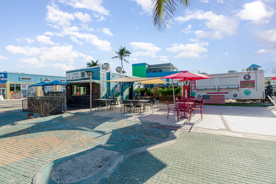 Primary Photo Of 80 Old San Carlos Blvd, Fort Myers Beach Restaurant For Sale