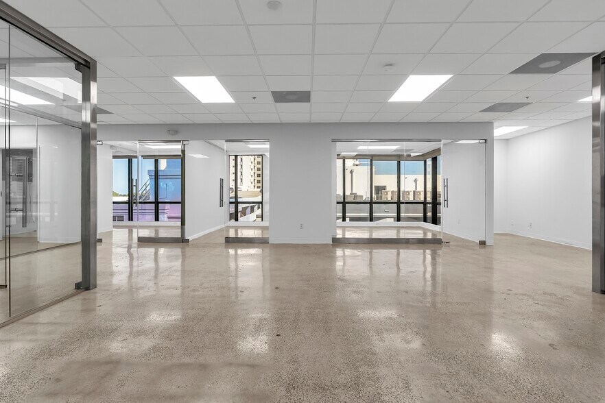 More Photos Of 1909 Tyler St, Hollywood Office For Lease