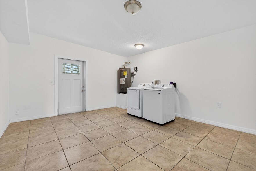 More Photos Of 105 W Columbus Dr, Tampa Office Residential For Sale