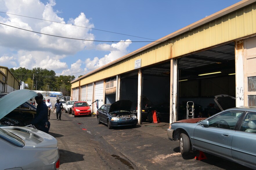 More Photos Of 2770 Campbellton Rd SW, Atlanta Flex For Lease