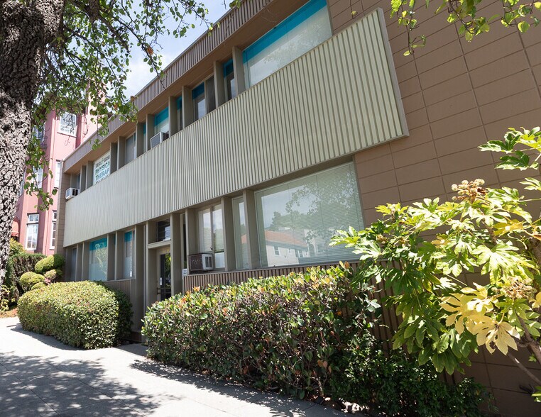 More Photos Of 3718 Grand Ave, Oakland Office For Lease
