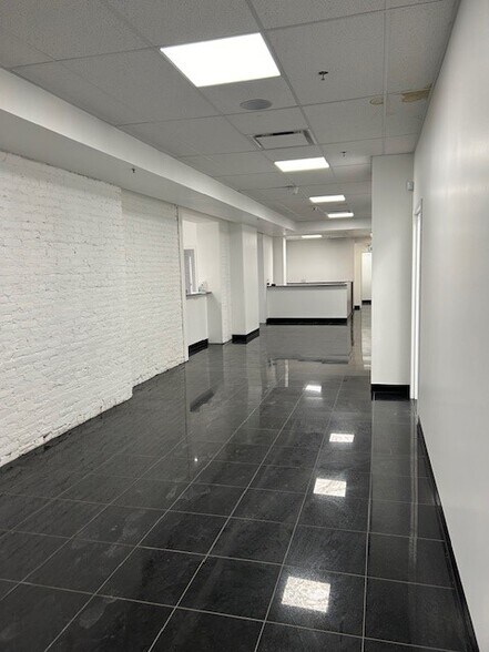 More Photos Of 2310 Rue Guy, Montréal Apartments For Lease