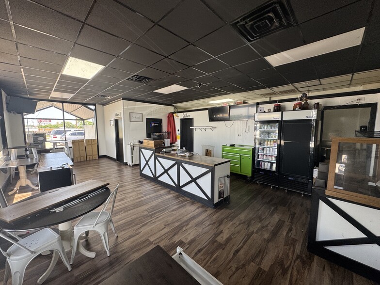 More Photos Of 3701 Southwest Blvd, Fort Worth Restaurant For Lease