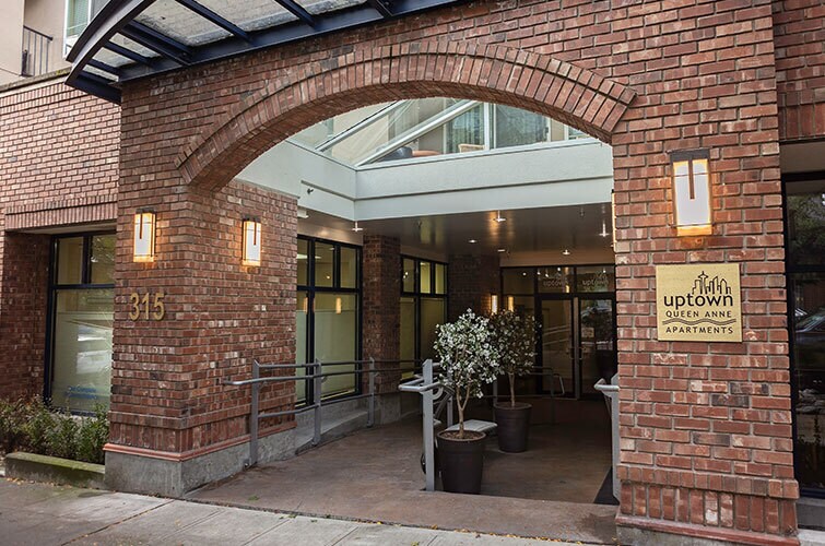 More Photos Of 315 1st Ave W, Seattle Apartments For Lease