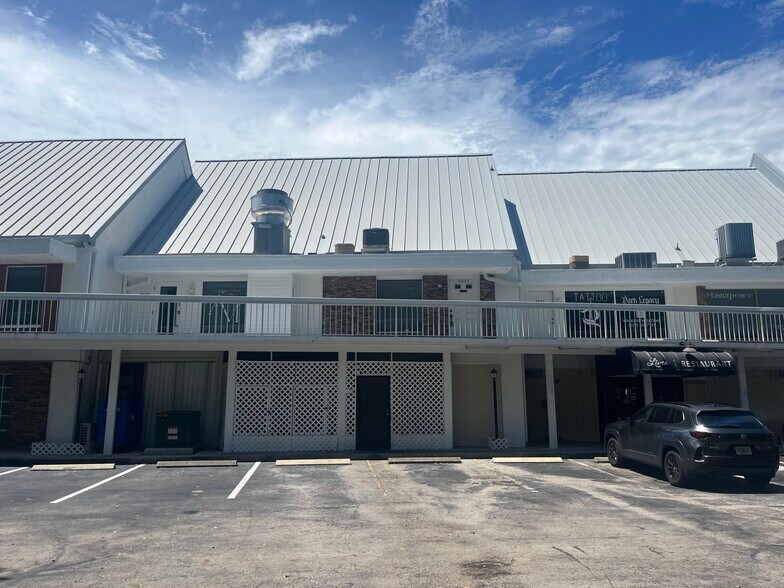 More Photos Of 5047-5069 Tamiami Trl E, Naples Unknown For Lease