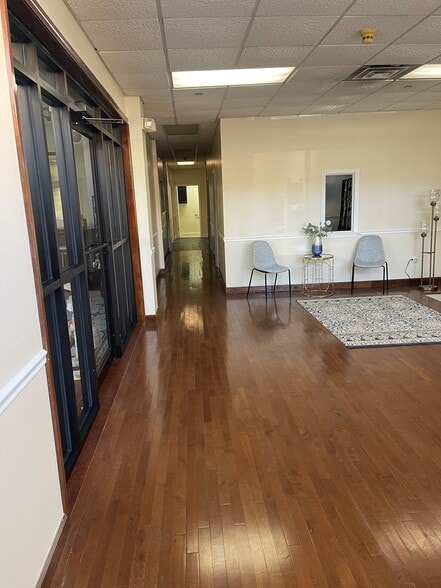 More Photos Of 201-209 W Pike St, Clarksburg Office Residential For Lease