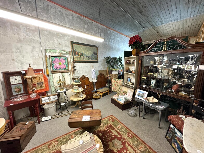 More Photos Of 5504 Main St, Flowery Branch Restaurant For Sale