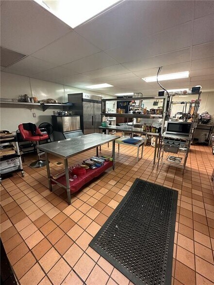 More Photos Of 12 Cottonton Rd, Pittsview Restaurant For Sale