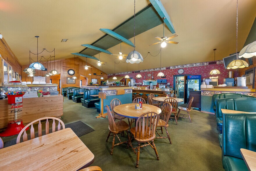 More Photos Of 347 N Scott Ave, Belton Restaurant For Sale