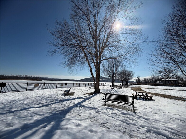More Photos Of 8874 US Route 9W, Athens Office Residential For Sale