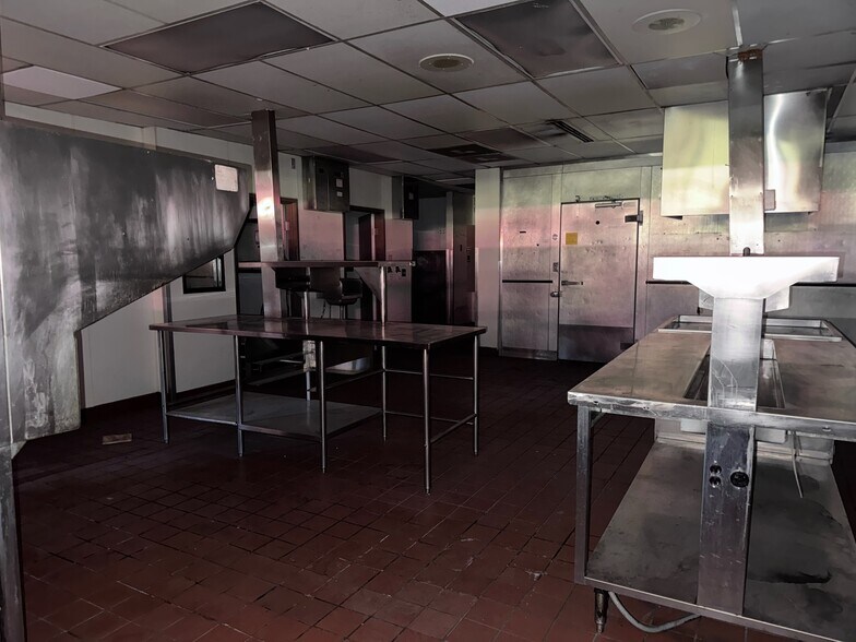 More Photos Of 50910 Seminole Dr, Cabazon Fast Food For Sale