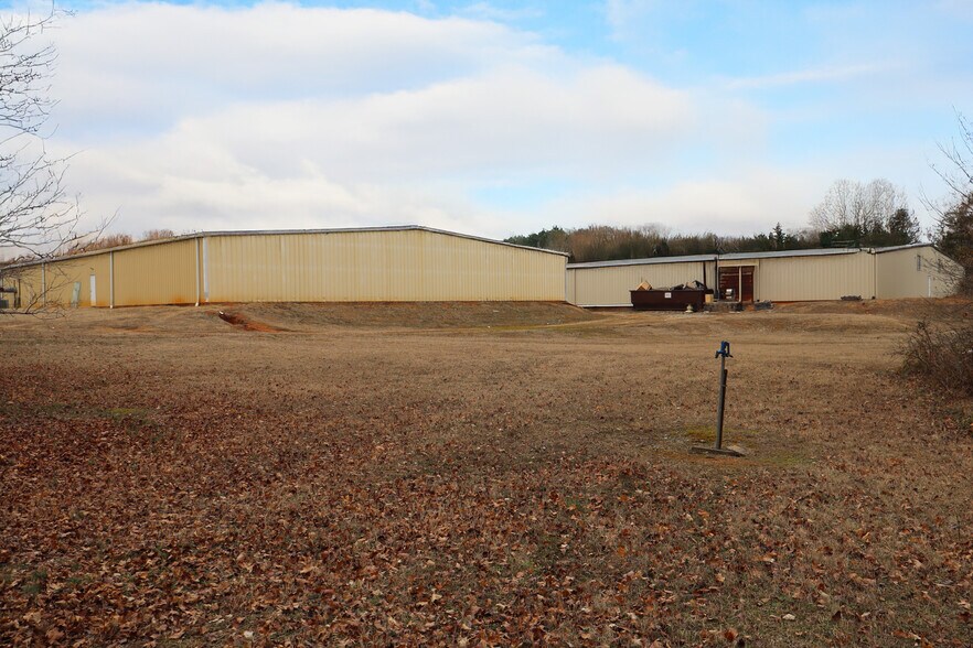 More Photos Of 5693 Old Salisbury Rd, Lexington Warehouse For Lease